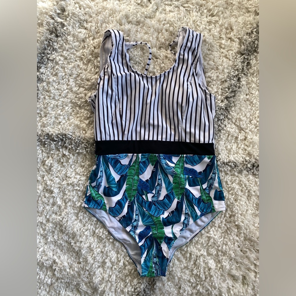 Women’s black striped tropical leafy one piece swimsuit size medium NWT - Picture 2 of 7